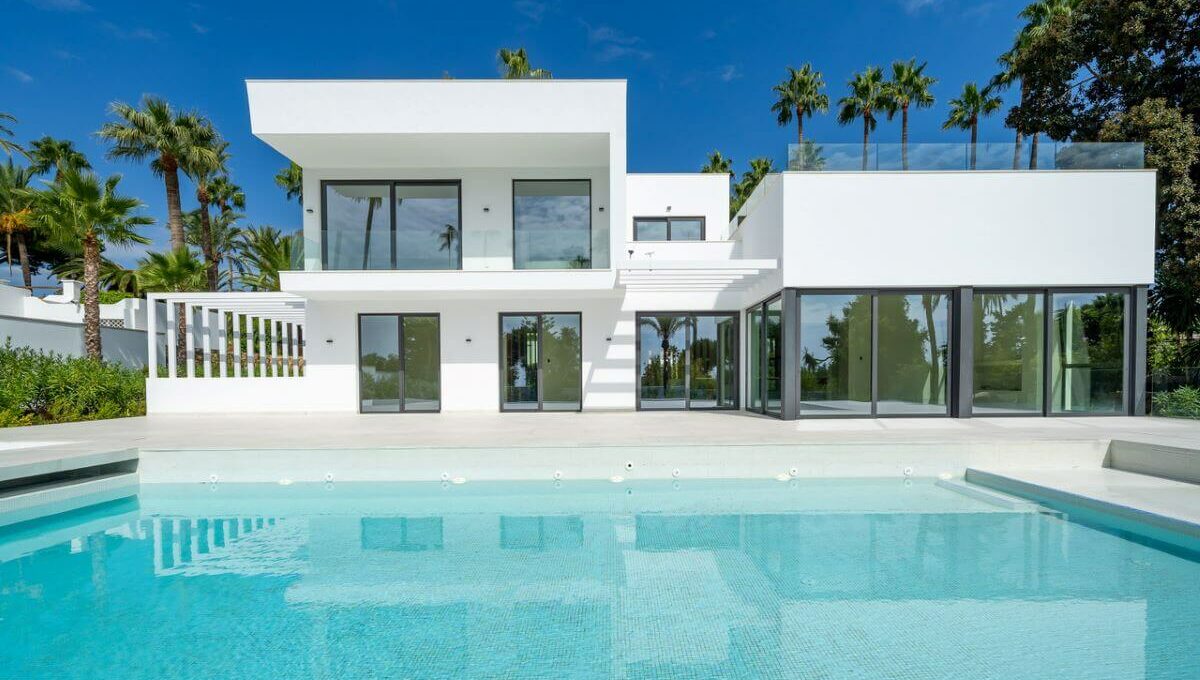 Miura Villa - Luxury Living El Paraiso Estepona (2)