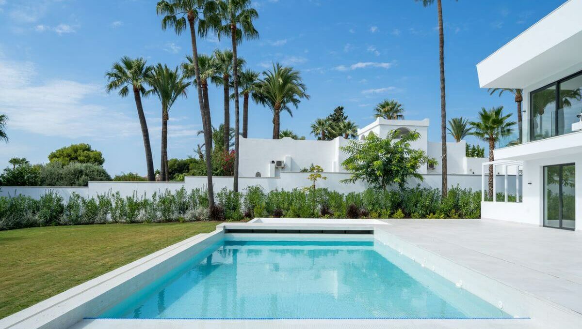 Miura Villa - Luxury Living El Paraiso Estepona (3)
