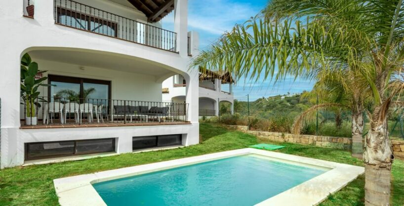 Semi-detached 4-bed villa for sale in Estepona – Azata Golf