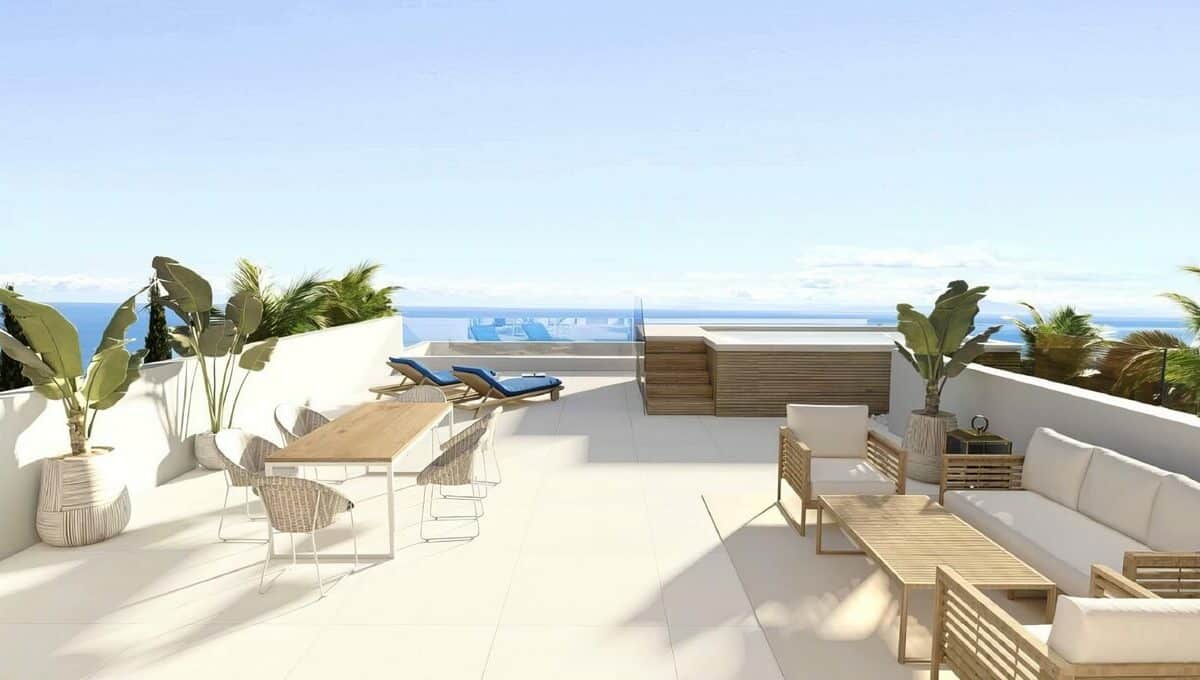 Turn-key luxury villa with sea views for sale in Bahía de las Rocas (6)