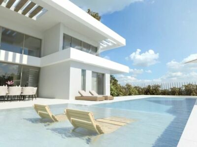 Contemporary 4-bed villa for sale in La Paloma Manilva