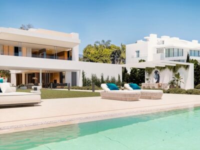 Emare TheVila Estepona offers a private beachfront luxury villa with panoramic sea views, large interiors, landscaped gardens and direct access to the beach.